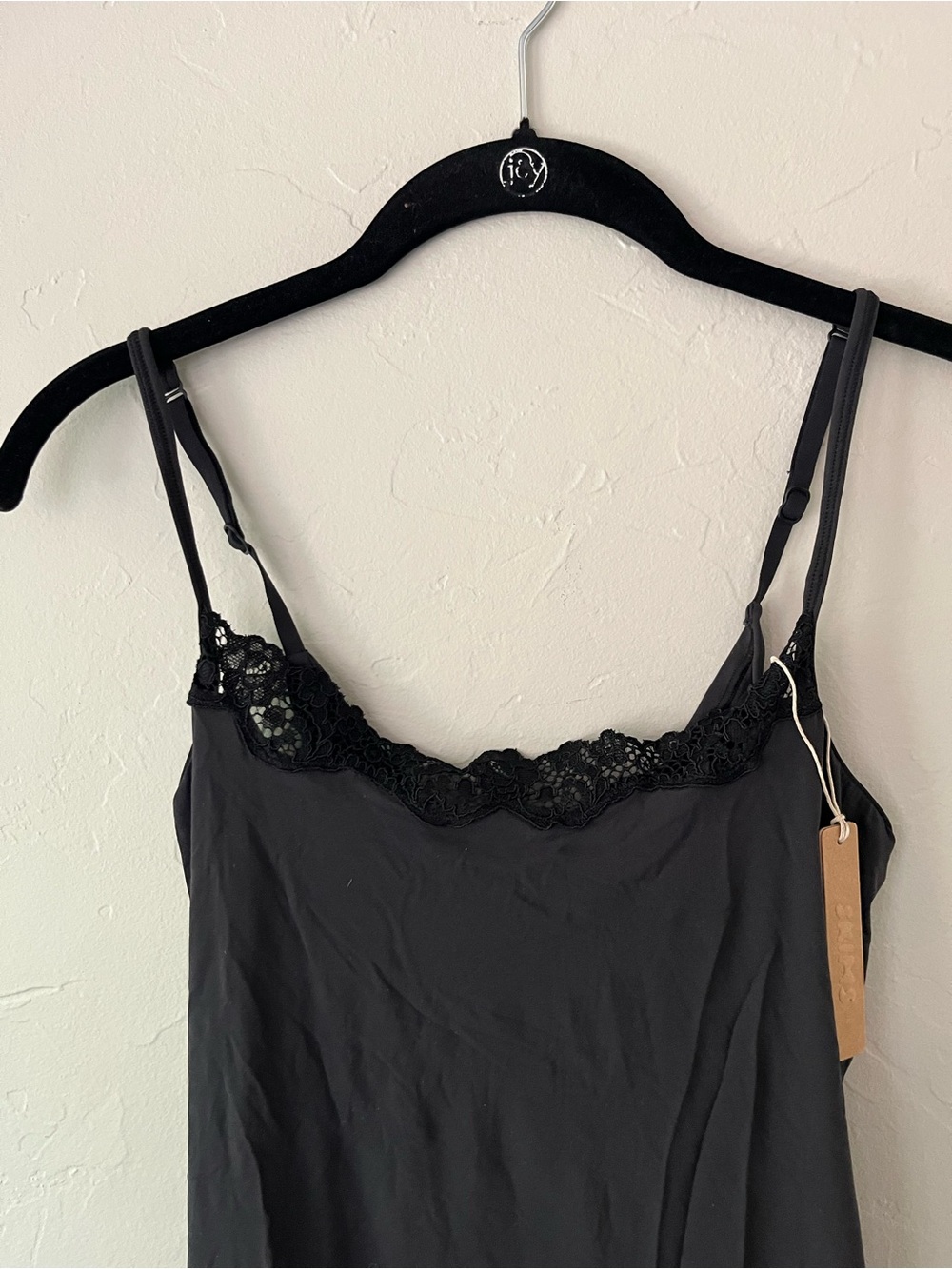 SKIMS FITS EVERYBODY LACE SLIP DRESS IN ONYX XXS S M L - Picture 4 of 5